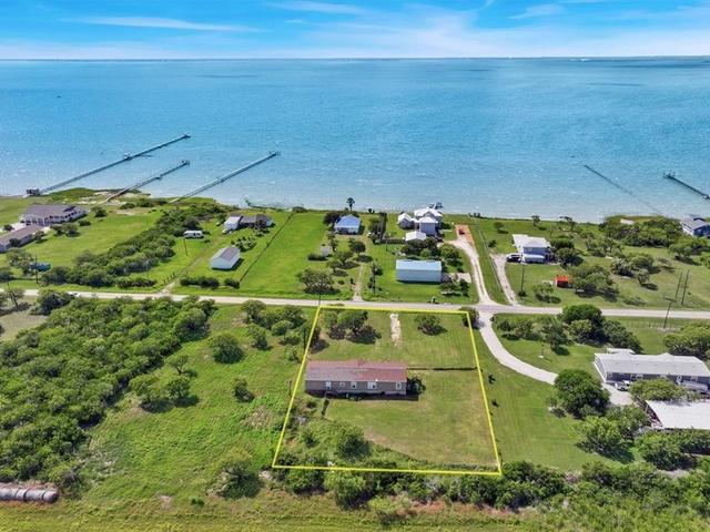 1903 First Street, Bayside, TX