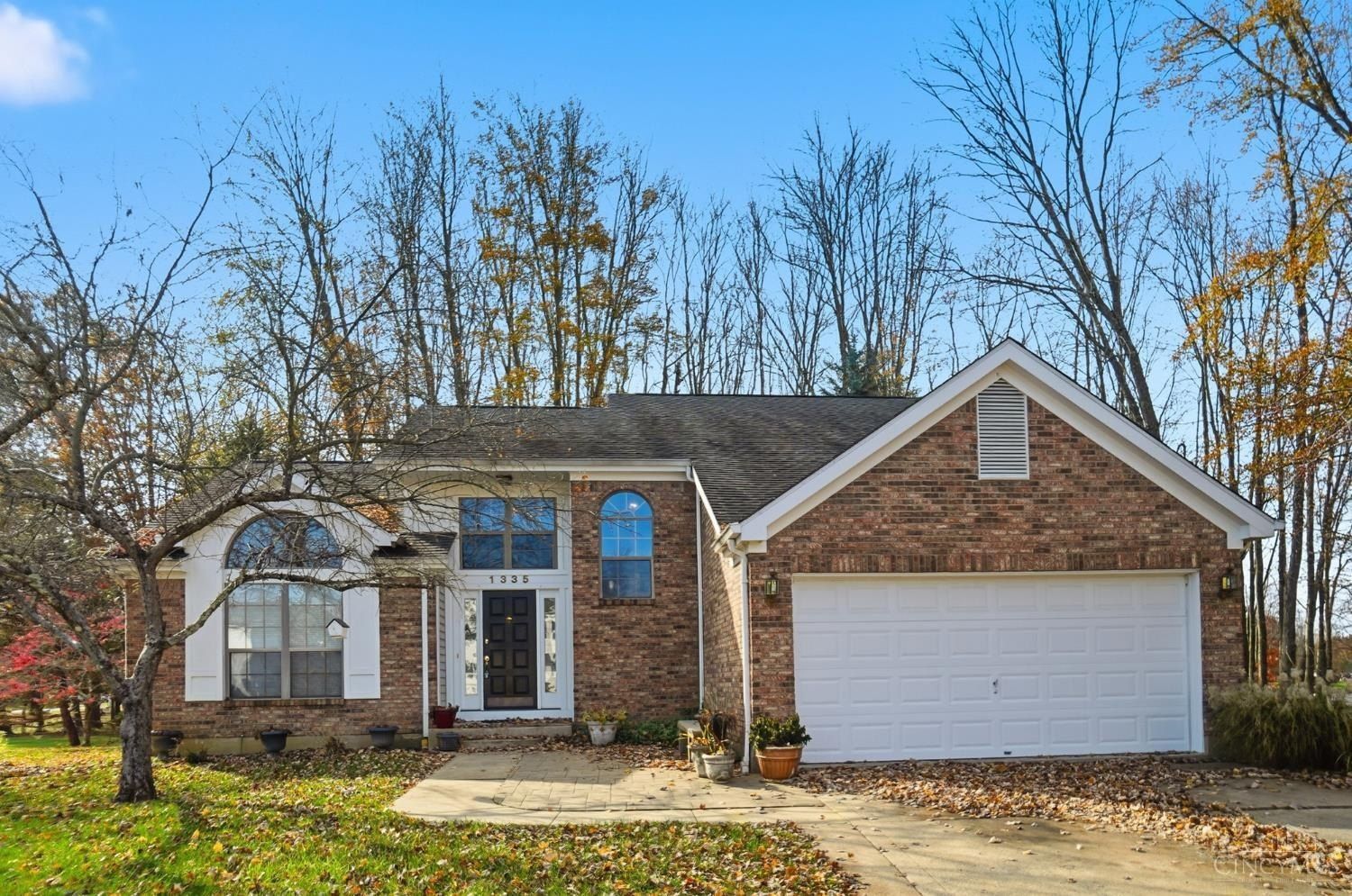1335 Lakefront Court - Home for sale in Batavia Twp, OH