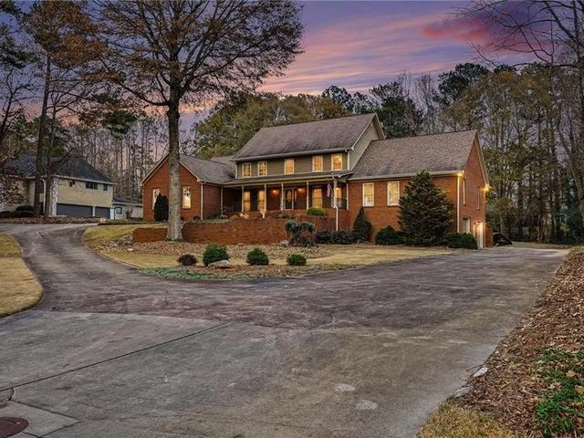 8566 Shoreline Drive, Jonesboro, GA