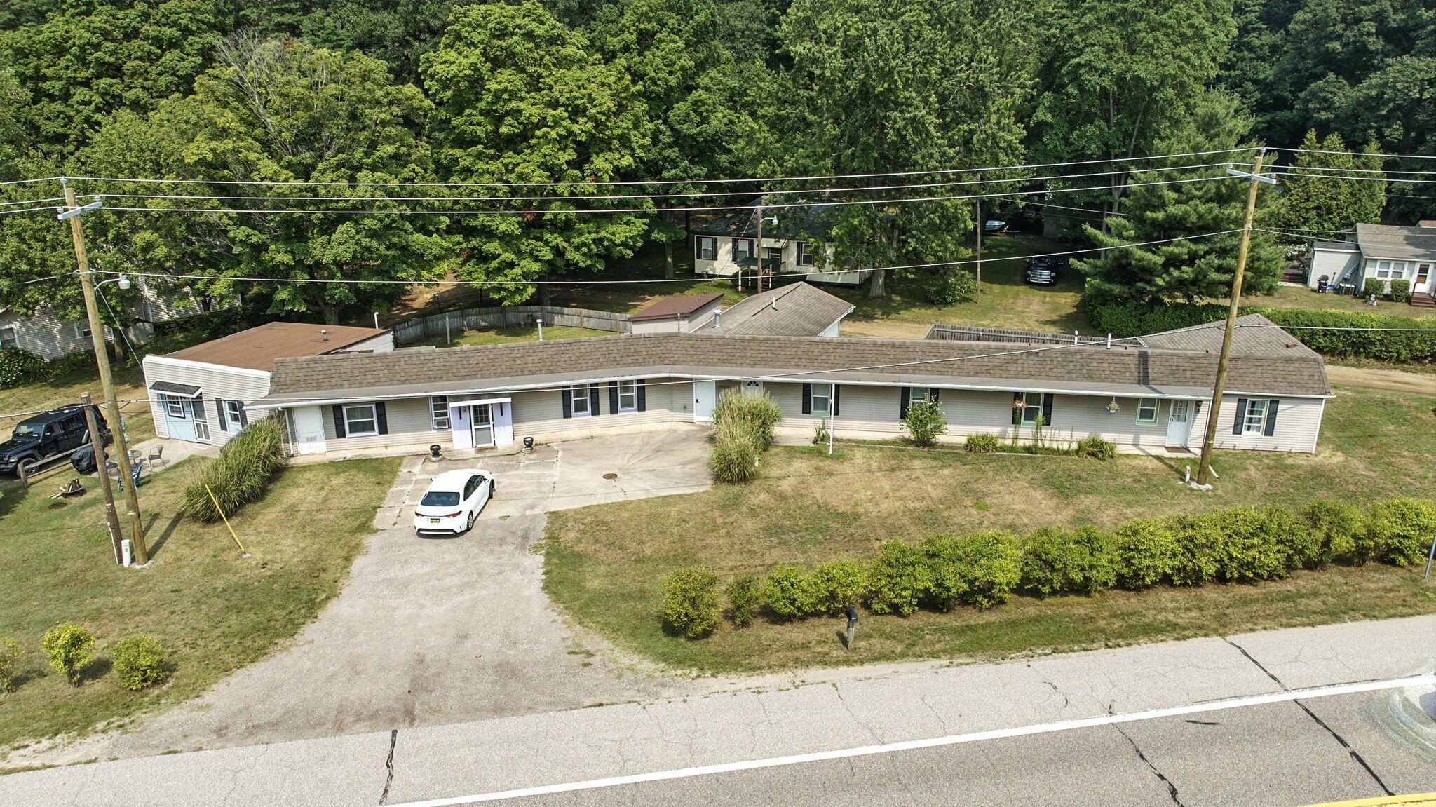 6128 M-63, Coloma, MI