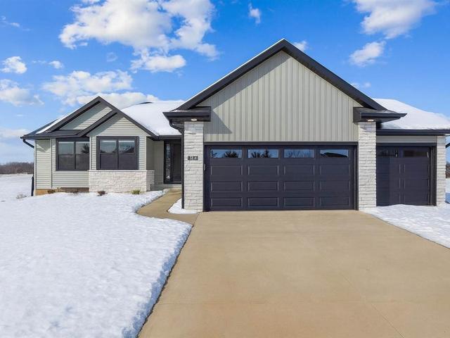 3660 Mclain Way, Hiawatha, IA