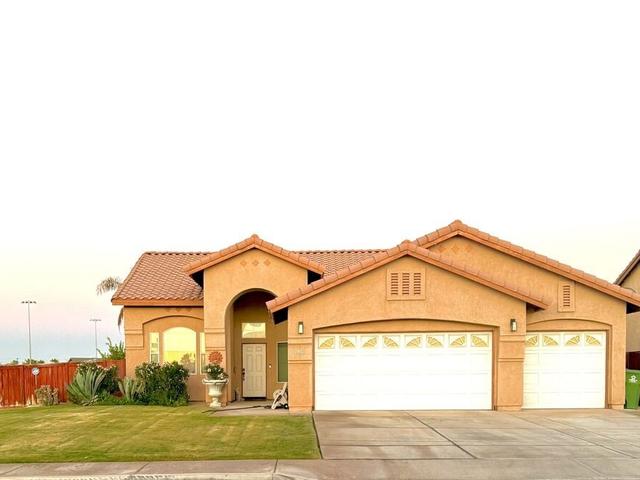 1966 Clinton Ave, Calexico, CA