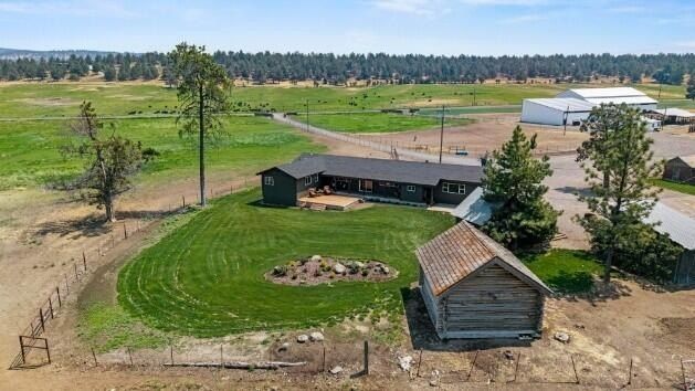 7122 E Langell Valley Road - Home for sale in Bonanza, OR