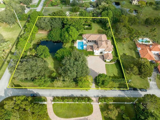18951 SW 53rd St - Home for sale in Southwest Ranches, FL