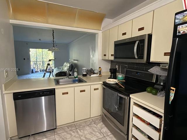 430 NE 210th Cir Ter, Miami, FL