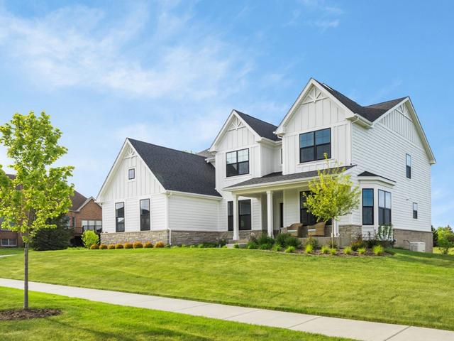 1 Hawthorn Ridge Drive, Hawthorn Woods, IL