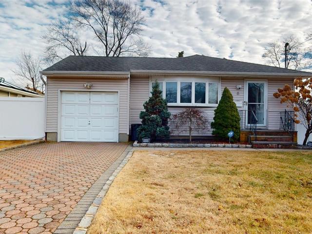 8 Pleasant Avenue, Farmingdale, NY