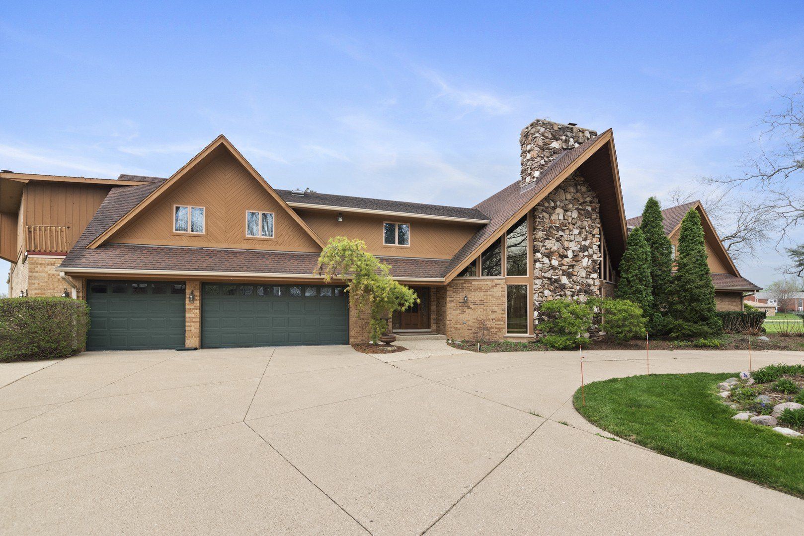 607 Berkshire Court, Downers Grove, IL
