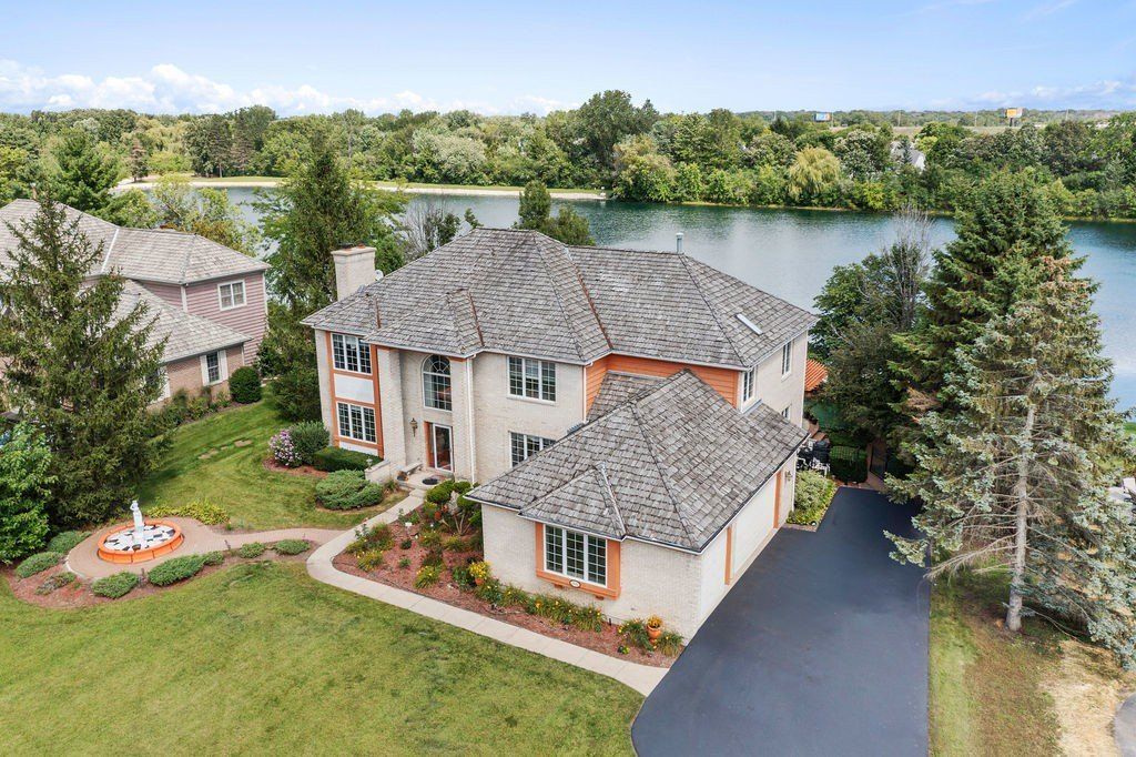 Homes with Views in Libertyville, IL