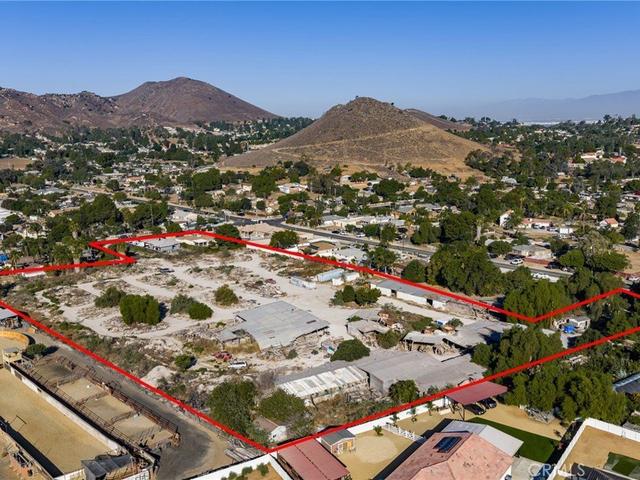 10702 Cypress, Riverside, CA