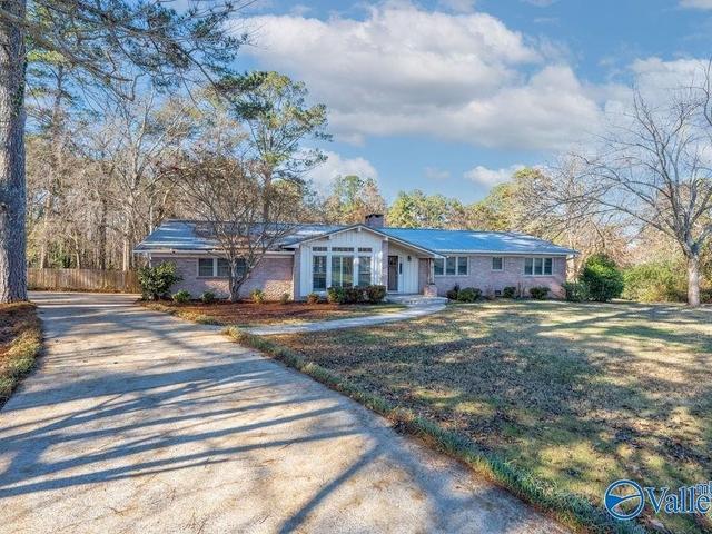 2111 Meadow Island Road, Scottsboro, AL