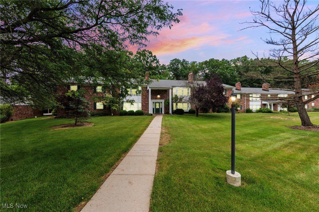 7030 Carriage Hill Drive unit: 202, Brecksville, OH