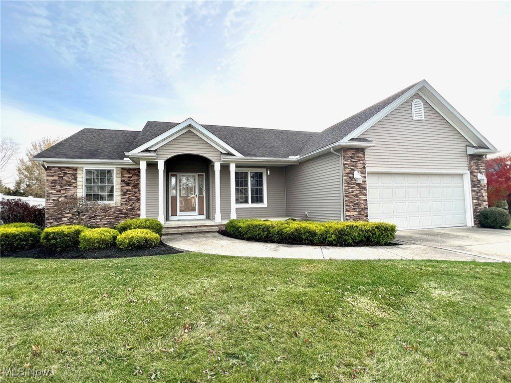 1536 Commodore Cove - Home for sale in Painesville, OH