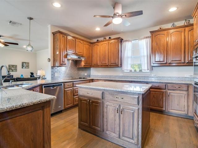 949 Stephen Court, Farmersville, TX
