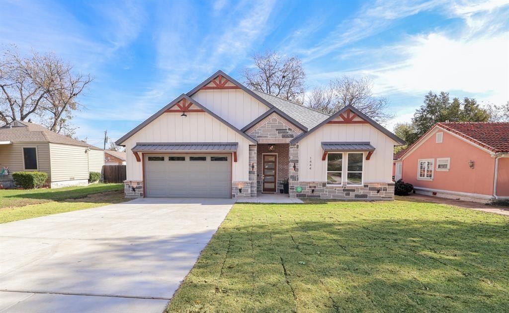 1444 Long Avenue - Home for sale in River Oaks, TX