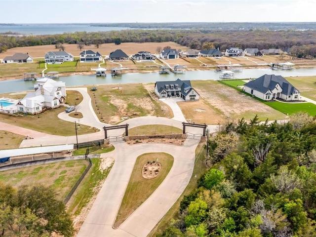 1544 Laguna Bay - Home for sale in Pelican Bay, TX
