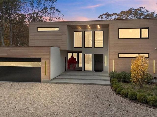 21 Westwood Rd - Home for sale in Wainscott, NY
