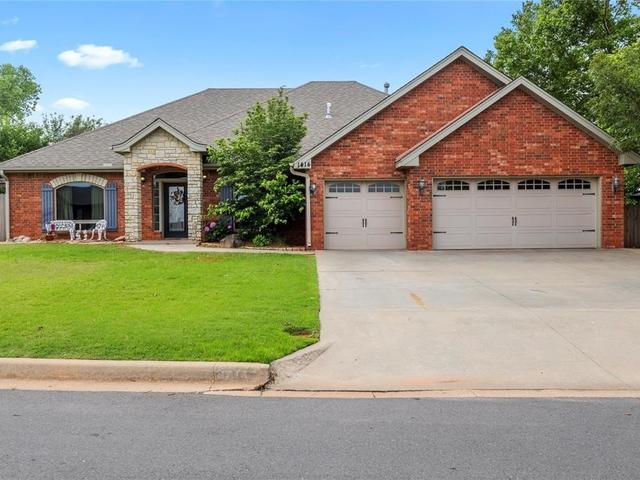 1414 Chisholm Trail - Home for sale in Weatherford, OK