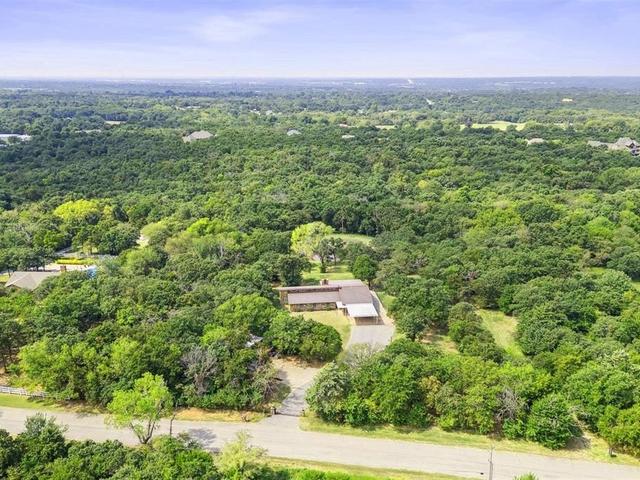 12721 Three Oaks Drive - Home for sale in Jones, OK