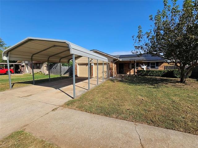 901 SE 12th Street - Home for sale in Moore, OK