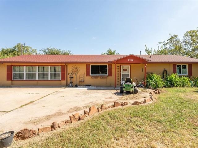2952 Poplar Drive - Home for sale in Moore, OK