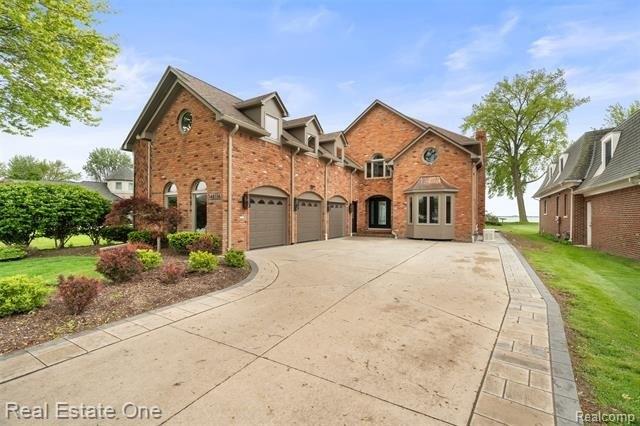 48556 Harbor Drive, Chesterfield, MI