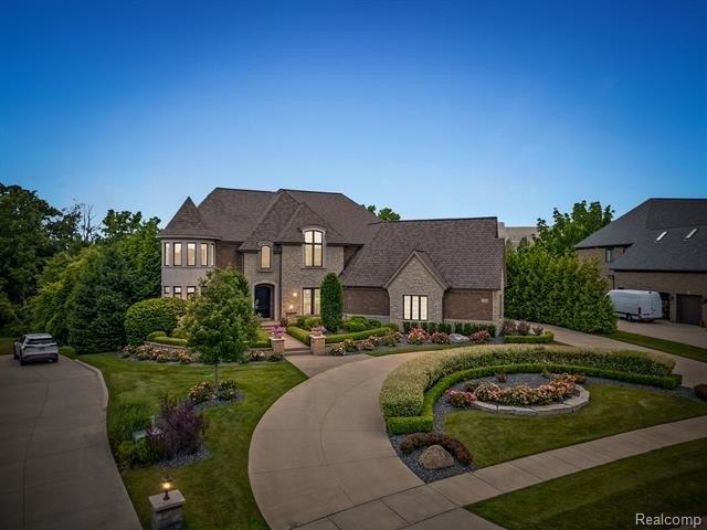 Pool Homes in Rochester Hills, MI