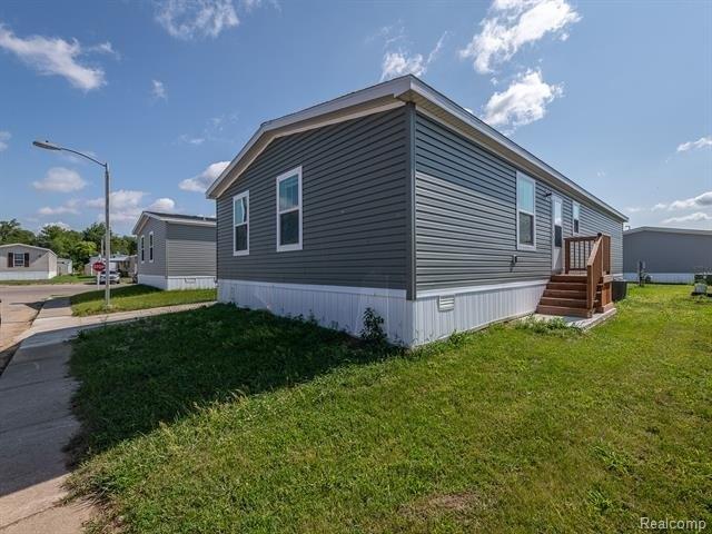 501 Washington - Home for sale in Belleville, MI