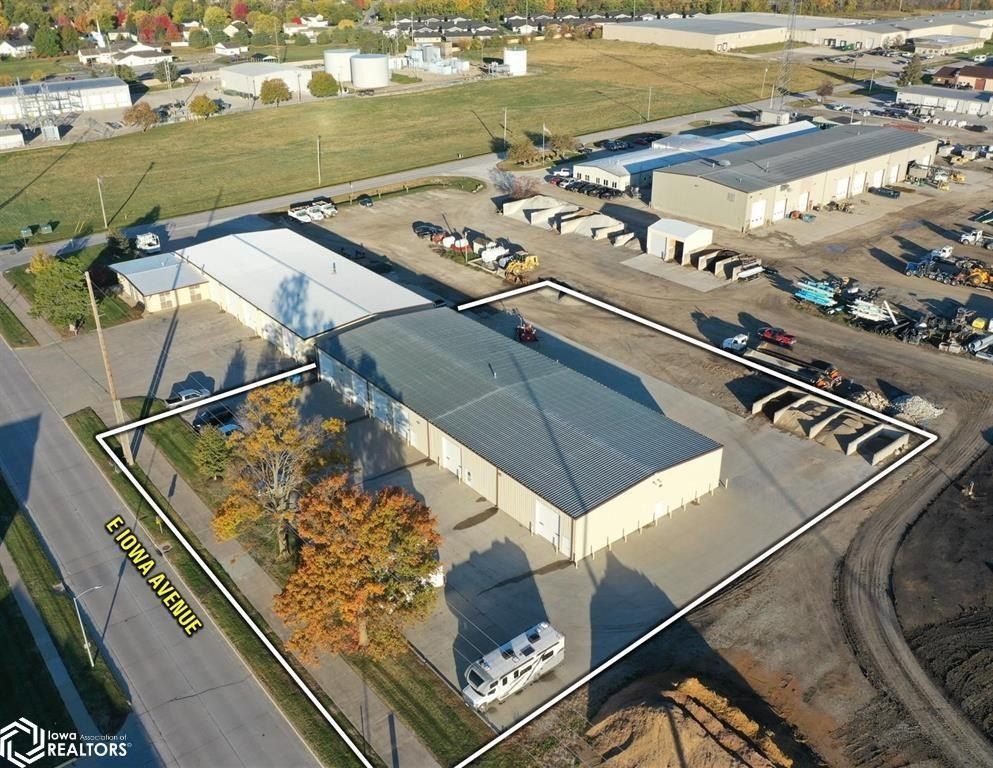 1400 E Iowa Avenue - Commercial for sale in Indianola, IA