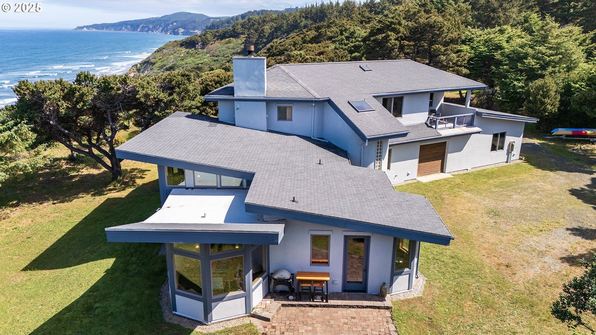 88675 WHITING Ln - Single Family for sale in Bandon, OR