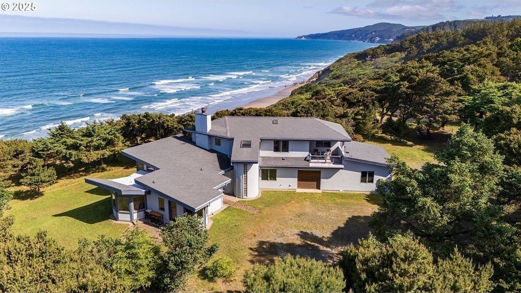 88675 WHITING Ln - Single Family for sale in Bandon, OR