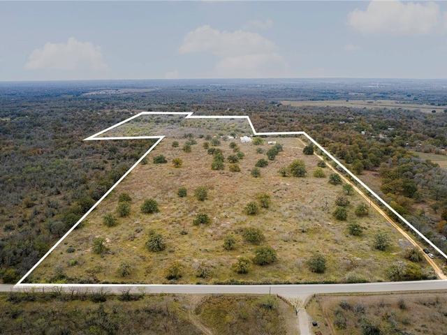 2124 Bugtussle Lane - Home for sale in Luling, TX