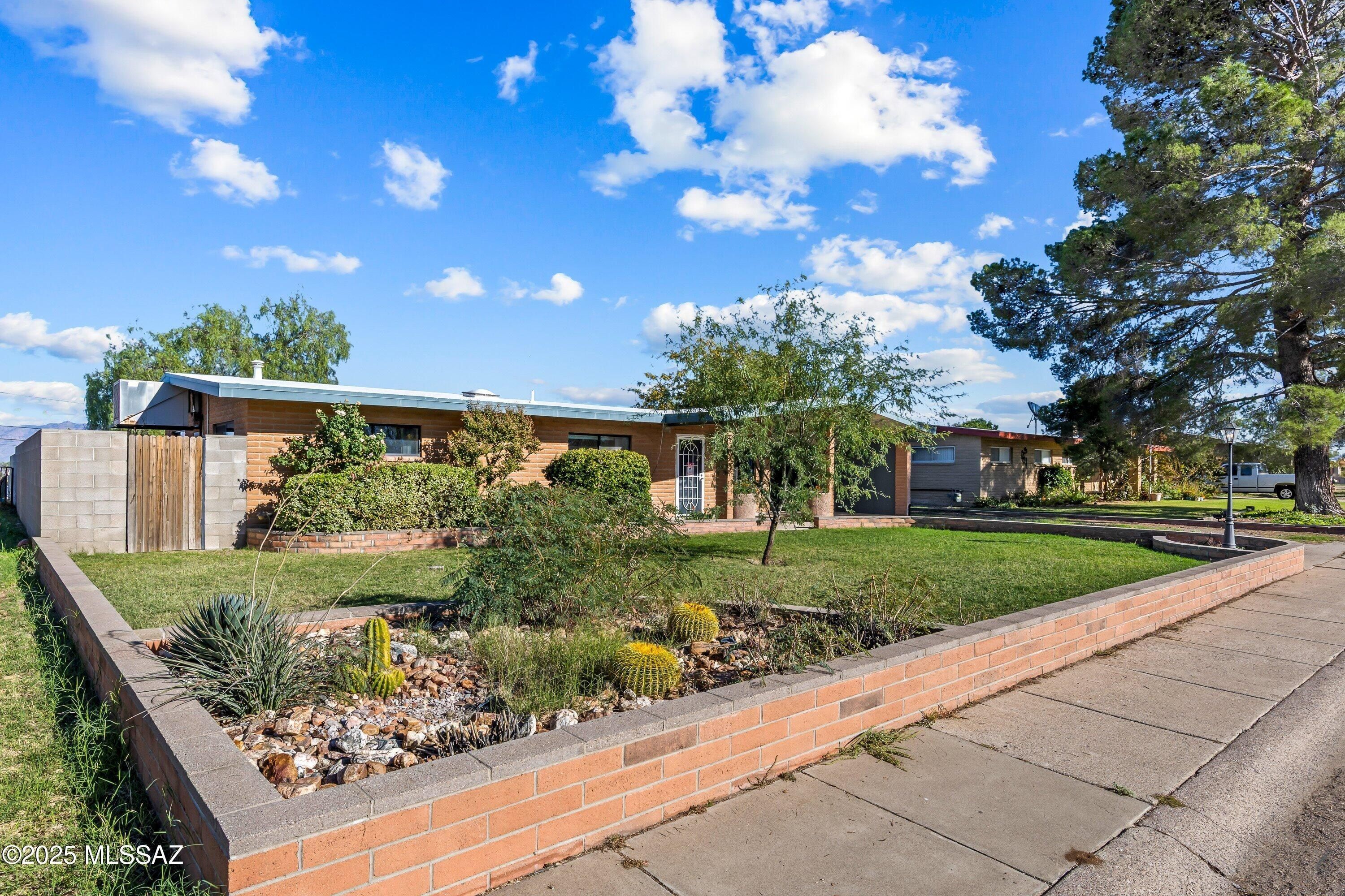 206 Nichols Avenue - Home for sale in San Manuel, AZ