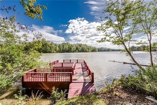 7262 Lakeshore Drive - Home for sale in Quinton, VA