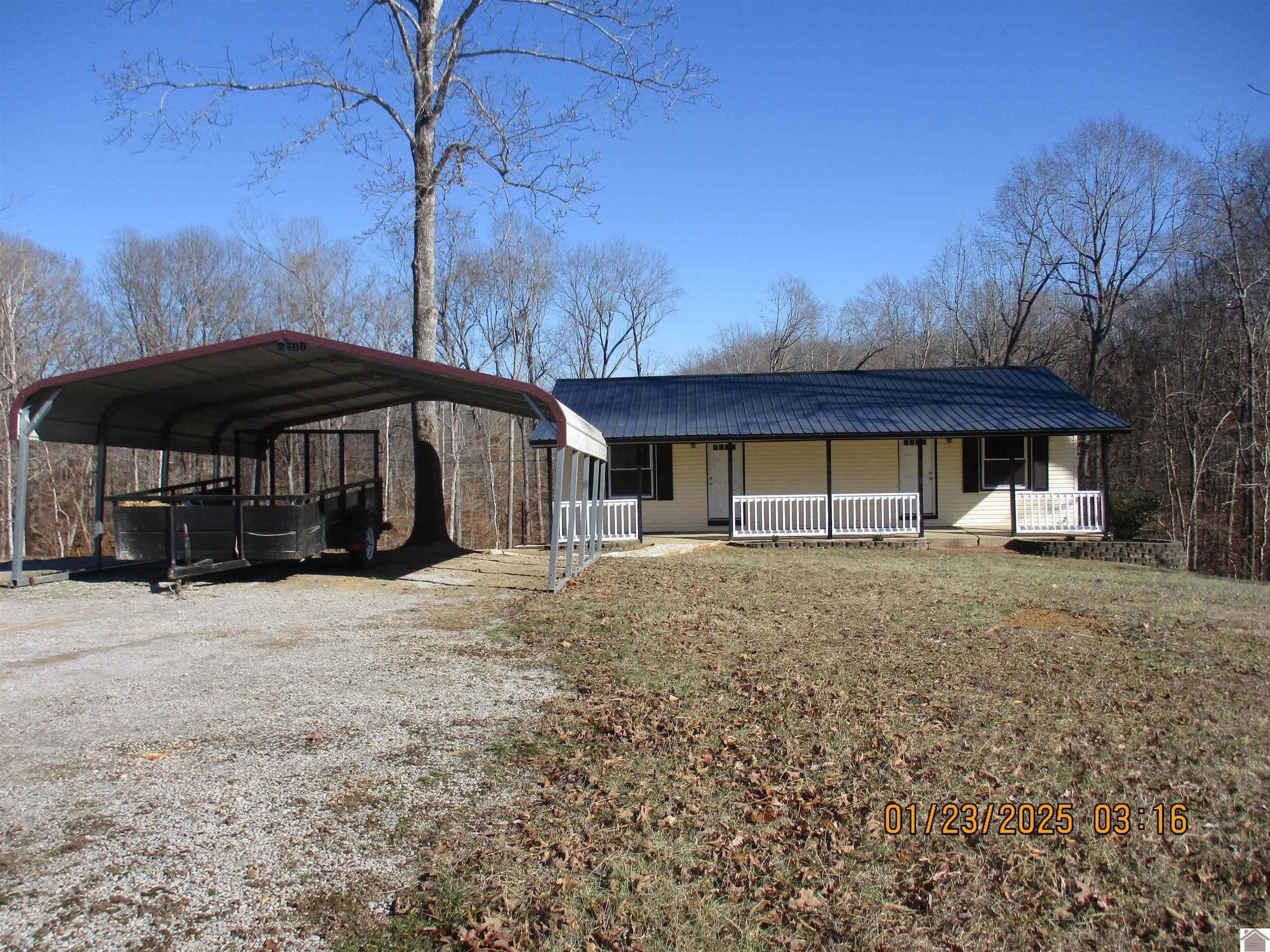 2306 Rockcastle Rd - Single Family for sale in Cadiz, KY