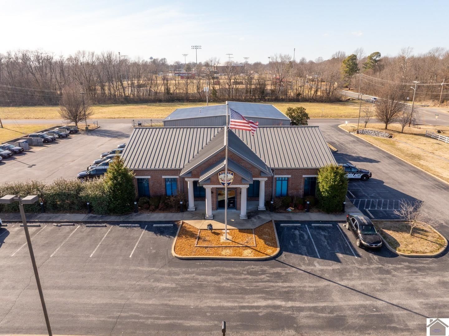 900 S Commonwealth Drive - Home for sale in Mayfield, KY