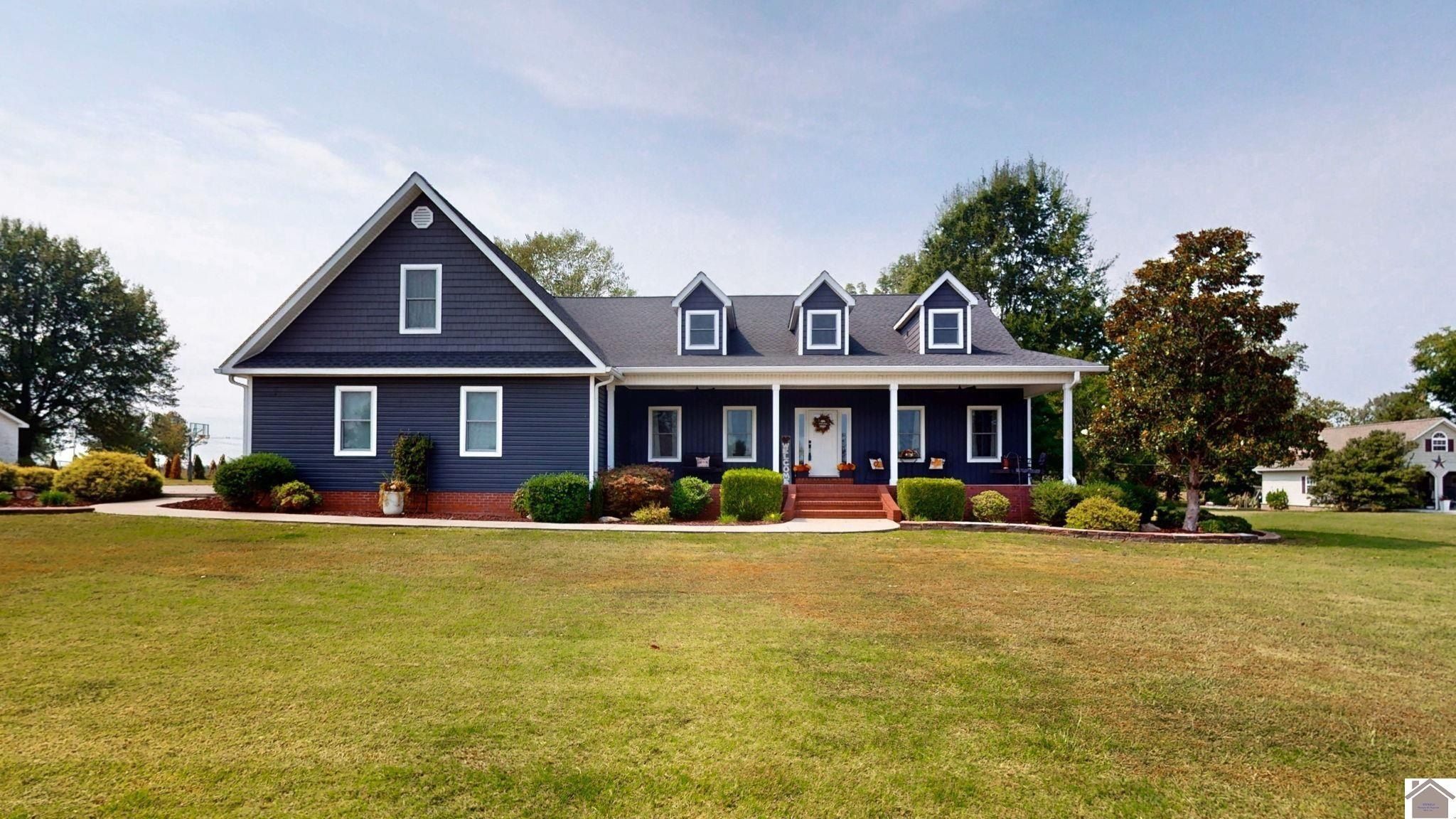 81 Oak Shadow Lane - Single Family for sale in Benton, KY