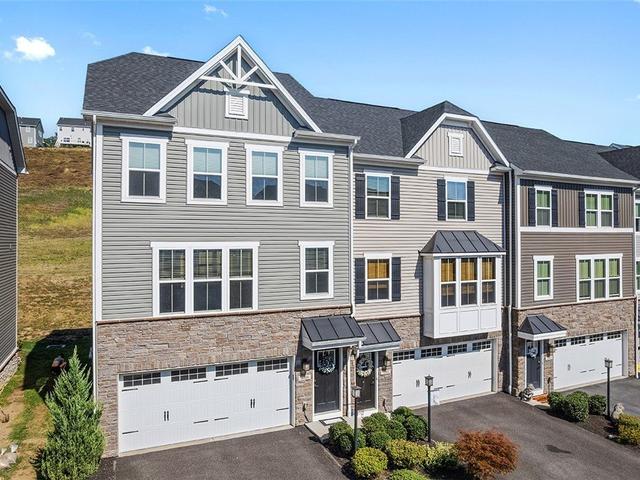 4009 Crown Dr - Home for sale in South Park, PA